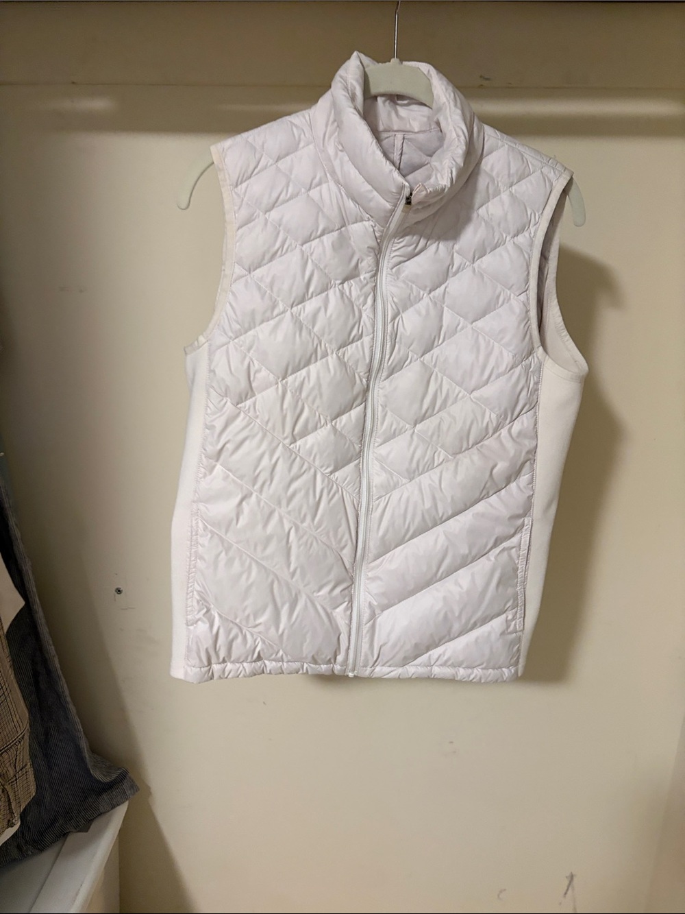 Lucy White Quilted Sleeveless Puffer Vest